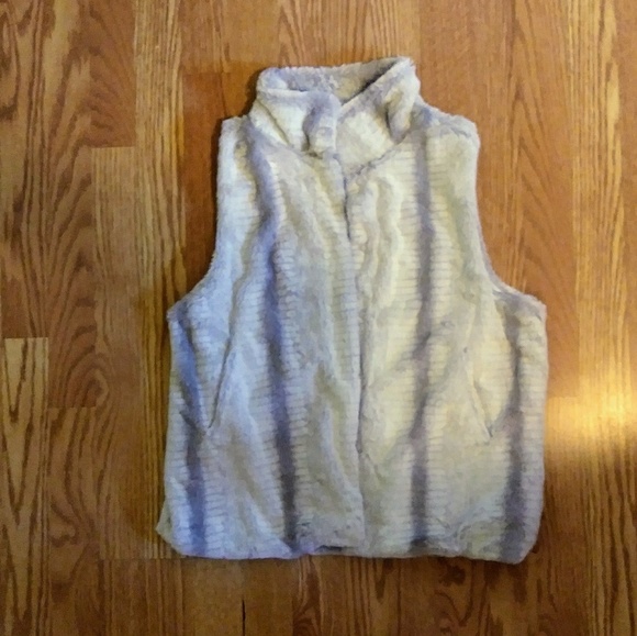 Faux Fur Vest Croft & Barrow - Picture 2 of 5